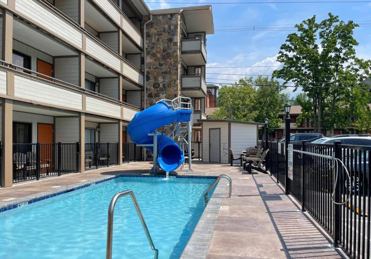 Howard Johnson By Wyndham Downtown גטלינבורג מראה חיצוני תמונה
