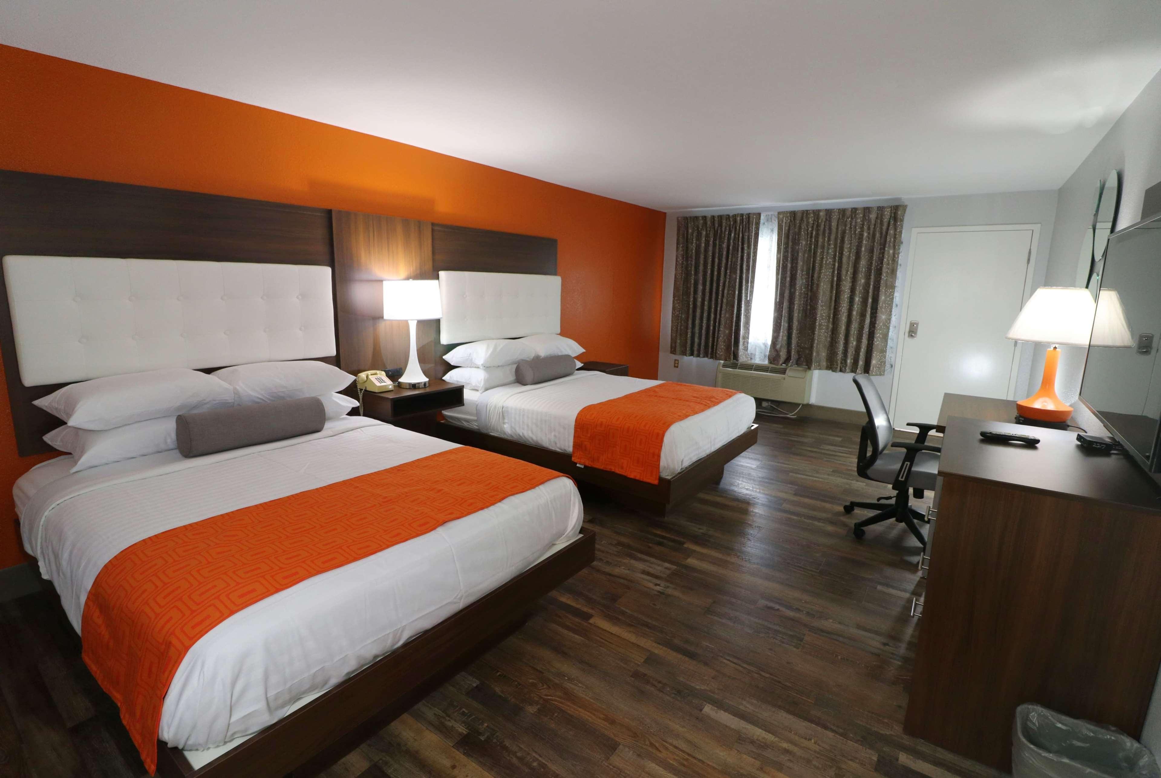 Howard Johnson By Wyndham Downtown גטלינבורג מראה חיצוני תמונה