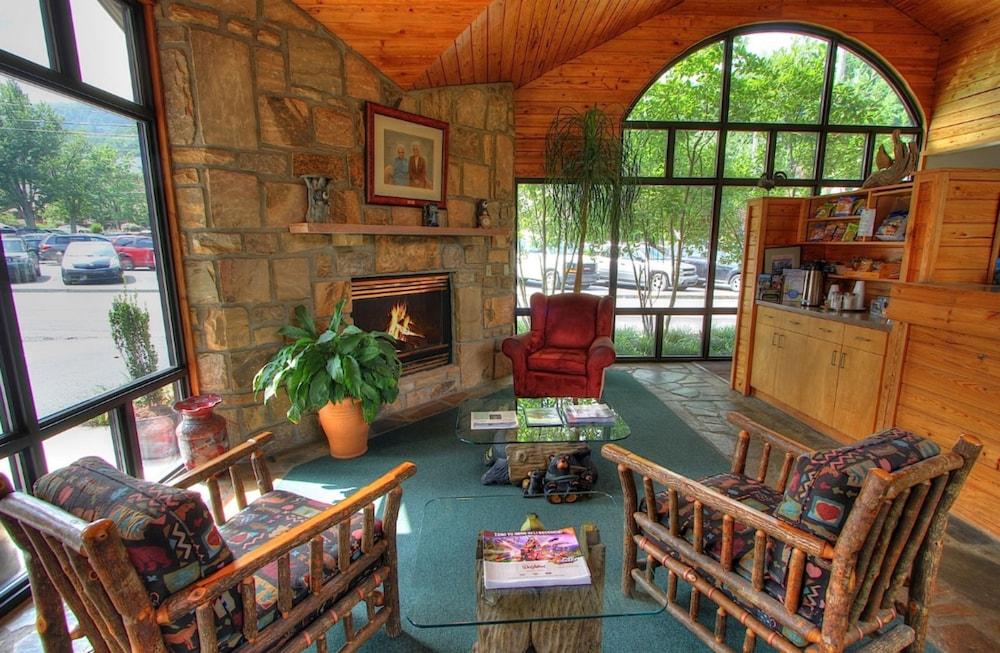 Howard Johnson By Wyndham Downtown גטלינבורג מראה חיצוני תמונה